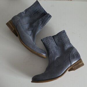 BLONDO |  Rio waterproof booties in a blue Leather Sz 8.5W